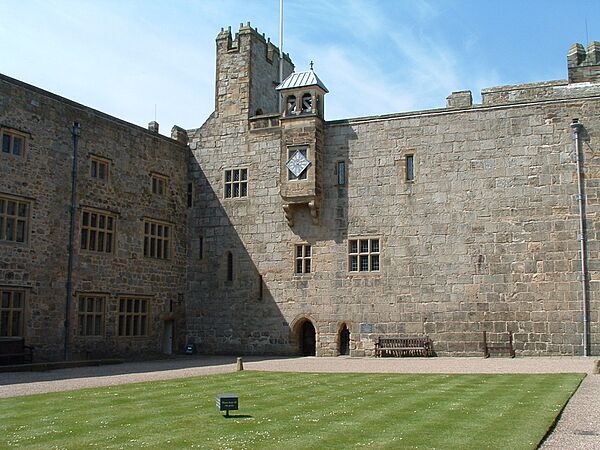 ChirkCastleCourtyard