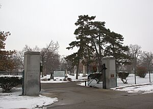 GreenwoodCemeteryEntrance
