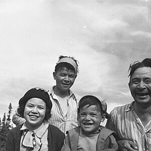 Innus de Pessamit a la riviere Manicouagan, 1942