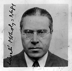 Laszlo Moholy-Nagy - photography from NARA - 281845.jpg