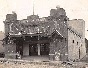 Oct 7 1913 Newport WA by Wintemuse