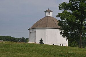ROBERT ORR POLYGONAL BARN, KOSCIUSKO COUNTY