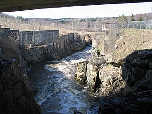 Rivière Watopéka sous le pont de la route 143 (Prise ^2) - panoramio