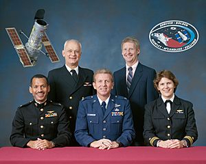 STS-31 crew