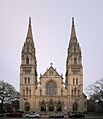 Saint Paul Cathedral in Pittsburgh as seen from Fifth Avenue in 2016