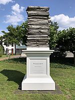 Statue of Marjolein Kriek (Q101023883) - 7