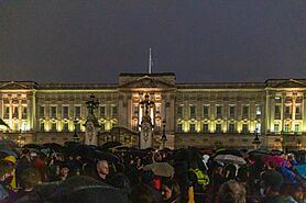 Mourning outside Buckingham palace