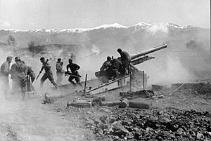 Bundesarchiv Bild 101I-163-0319-07A, Griechenland, Artilleriestellung auf freiem Feld