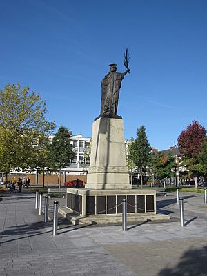 Crewe war memorial - geograph.org.uk - 1546609