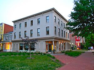 E Capitol n 3rd