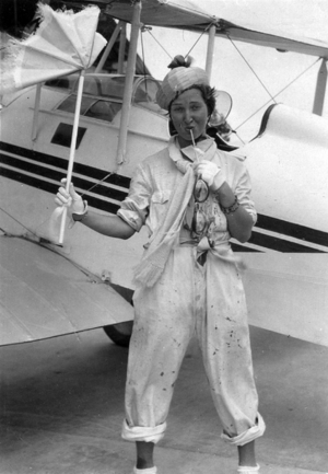 Mari Pepa Colomer 'Mary Poppins' pose