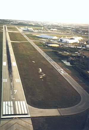 PIE Rwy 17L-35R
