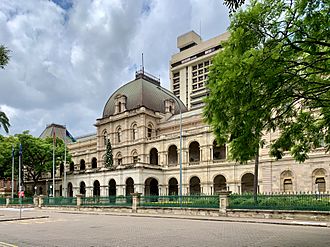 Parliament House, Brisbane, Queensland with Christmas tree in 2019, 05.jpg