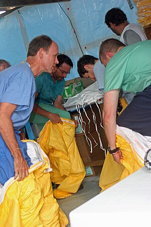 Preparing to enter Ebola treatment unit (2)