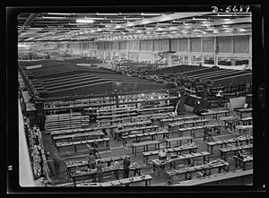 Production. Willow Run bomber plant. 8e11142v