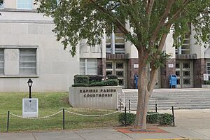 Rapides Parish Courthouse, Alexandria, LA (lower view) IMG 4268