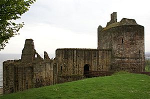 Ravenscraig Castle 01