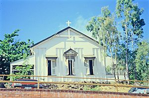 Synod Hall, 1996.jpg