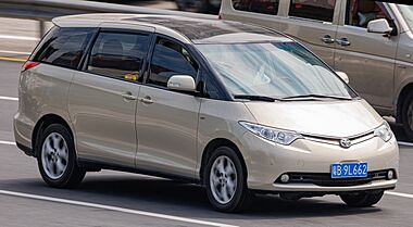 TOYOTA PREVIA (XR50) China (13) (cropped).jpg