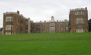 Temple Newsam House - Front view - geograph.org.uk - 961464
