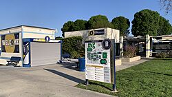 Birmingham High School Victory Blvd entrance.jpg