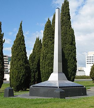 Canberra Centenary Column 2.jpg
