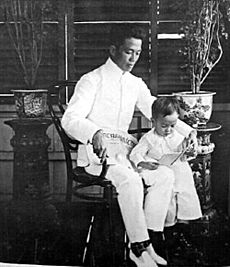 Emilio Aguinaldo with his son Emilio Jr 1906