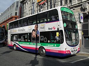 First Manchester bus 37379 (MX58 DWK), 3 September 2010 (2)