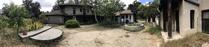 Lummis courtyard 2