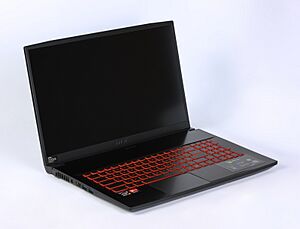 MSI Bravo 17 (0017FK-007)-front oblique PNr°0757