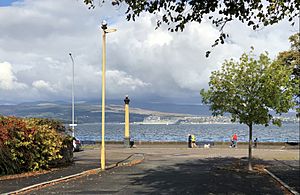 Navigation lights, Madiera St & Esplanade, Greenock, USNS Medgar Evers