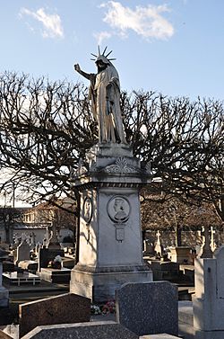 Rueil-Malmaison Monument des Trois Enfants de la Reine Marie Christine de Bourbon 001
