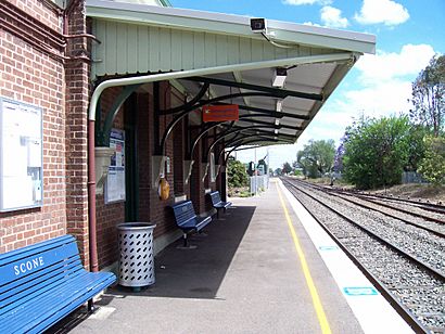 Scone Railway Station building platform side.jpg