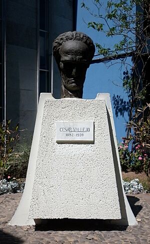 UNMSM Monumento Cesar Vallejo