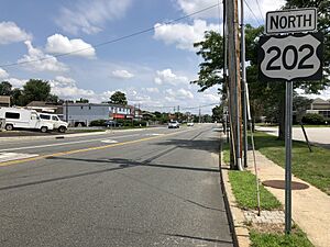 2018-07-28 14 05 11 View north along U.S. Route 202 (Boonton Turnpike) at Main Street in Lincoln Park, Morris County, New Jersey