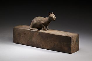 Box for animal mummy surmounted by a cat, inscribed MET LC-12 182 27 EGDP023744