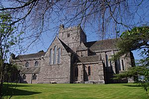 Brecon Cathedral (5726564531).jpg