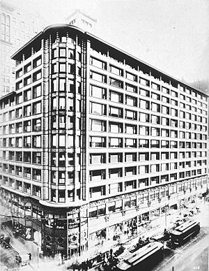Carson Pirie Scott building, Chicago, Illinois - Louis Sullivan