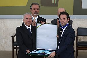 Cerimônia de entrega de medalhas a colombianos - Temer, Jungmann Serra & Gutiérrez 1