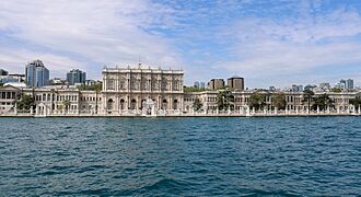Dolmabahce Istanbul Turkey.jpg
