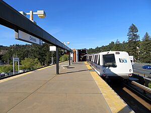 Eastbound BART train at Orinda station, March 2018