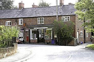 Hanmer Village Stores and Post Office - geograph.org.uk - 225394.jpg