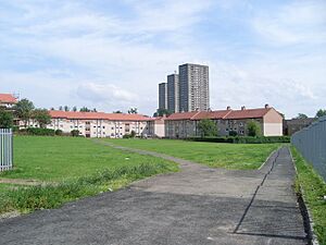 Housing in Drumchapel - geograph.org.uk - 903236