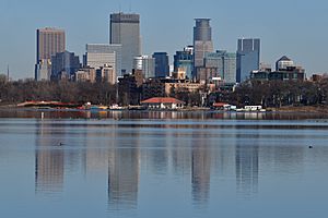 Lake Calhoun refectory and downtown Minneapolis skyline 2017-12-02