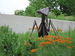 Mantis sculpture 