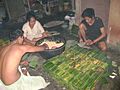 Membungkus Tempe