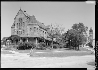 Perspective view looking northwest - National Home for Disabled Volunteer Soldiers, Northwestern Branch, Ward Memorial Hall, 5000 West National Avenue, Milwaukee, Milwaukee County, WI HABS WI-360-B-3.tif