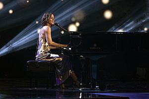 Sarah McLachlan plays the 2017 Invictus Games opening ceremony (36569334194)