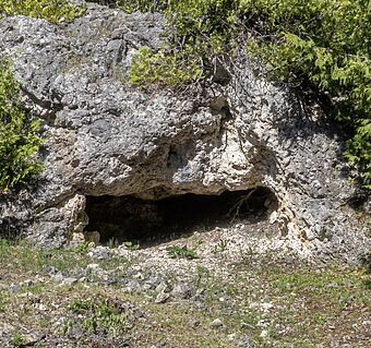 Skull Cave on Mackinac Island (cropped).jpg