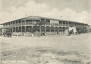 StateLibQld 1 258205 Queen's Hotel, Townsville, ca. 1900